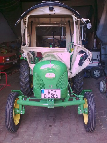 John Deere Lanz D1206 Frontansicht.jpg