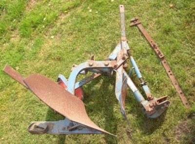 2_1363895867_ploegrabelanzbulli.jpg