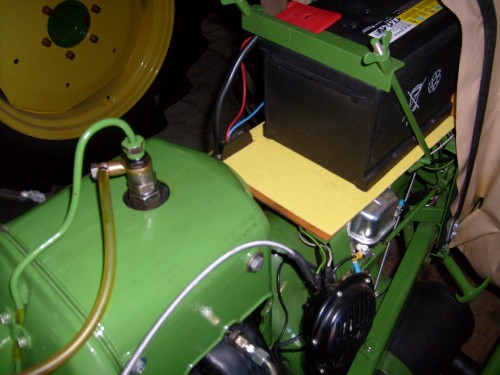 John Deere-Lanz D1206 mit Fritzmeier Verdeck 119.jpg (848.47 KiB) 7150-mal betrachtet John Deere-Lanz D1206 mit Fritzmeier Verdeck 119.jpg
